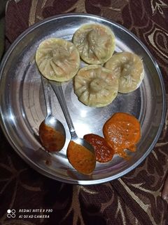 मोमोज (momos in recipe Hindi) रेसिपी मुख्य फोटो