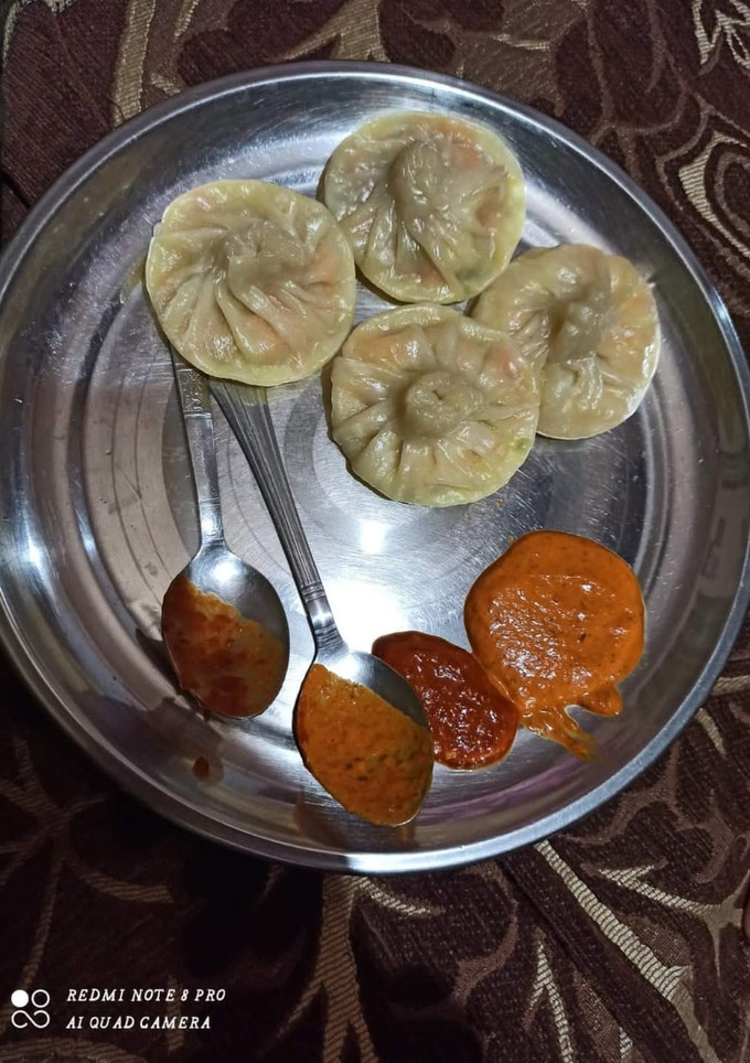 मोमोज (momos in recipe Hindi) रेसिपी मुख्य फोटो