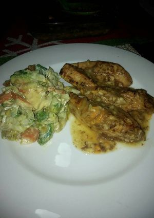 Una foto de Pollo con Queso y Yogurt