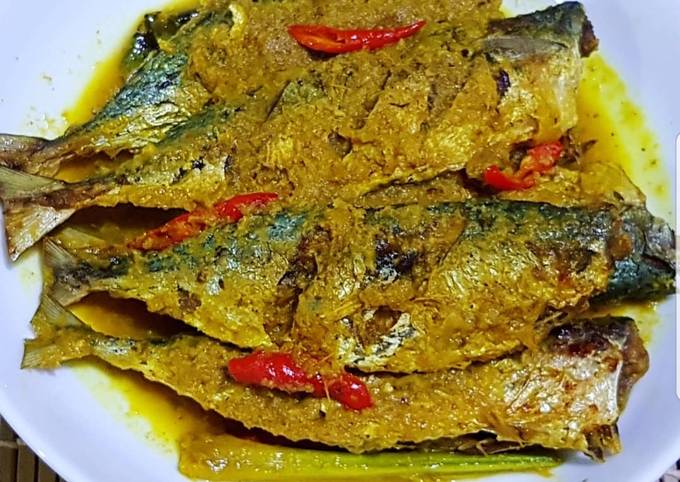 Resep Ikan Goreng Bumbu Kuning oleh Doris Sjafei - Cookpad