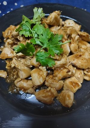 รูปของ อกไก่ผัดกระเทียม