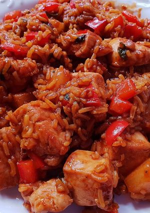 A picture of Pineapple chicken fried rice.