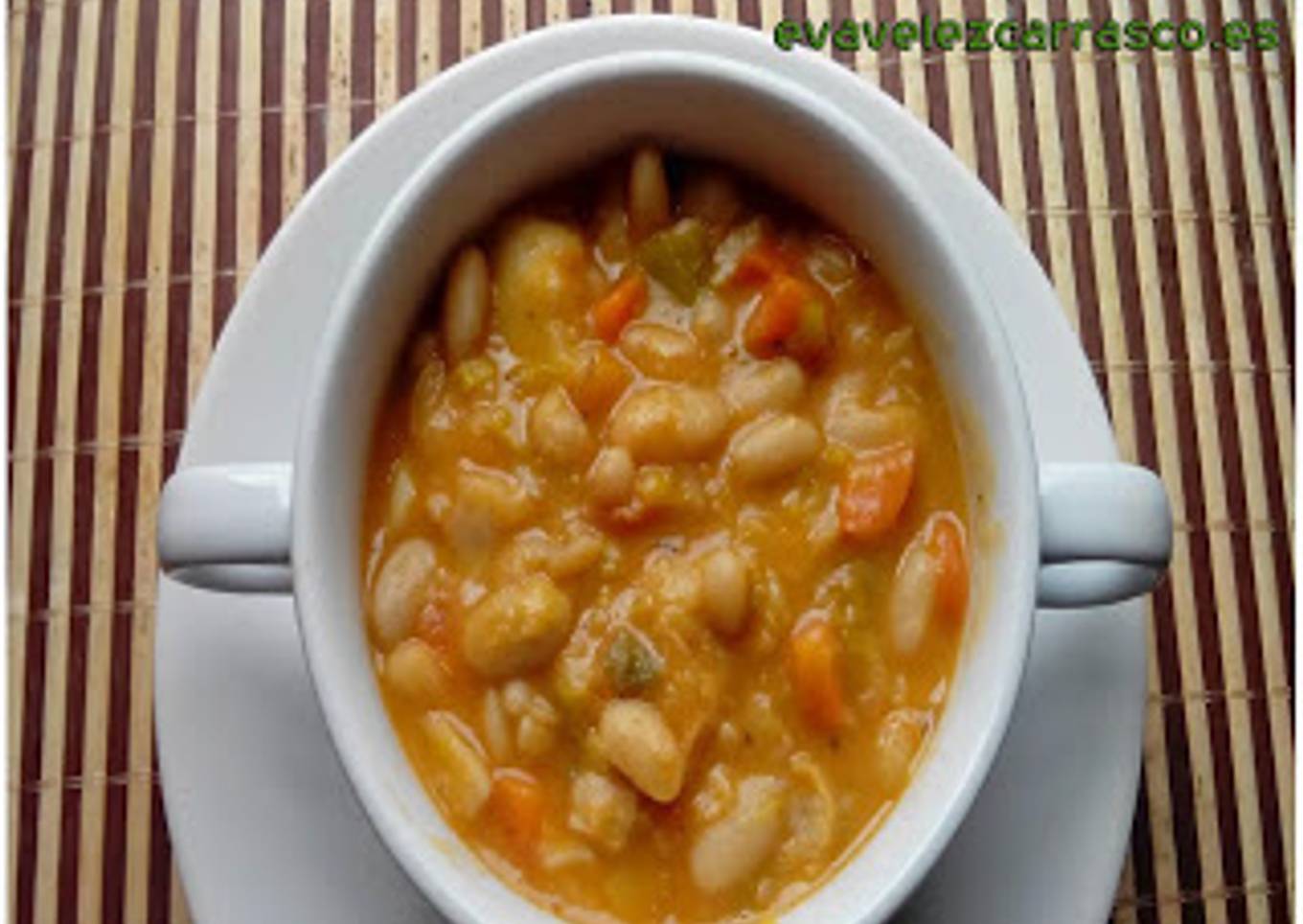 Judías blancas con verduras