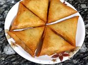 A picture of samosa patti