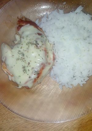 Una foto de Pollo a la pizza