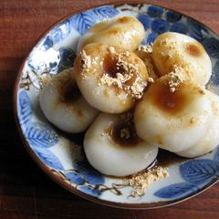Dango Dumplings made with ‘Shiratamako’ Flour A picture of Dango Dumplings made with ‘Shiratamako’ Flour.
