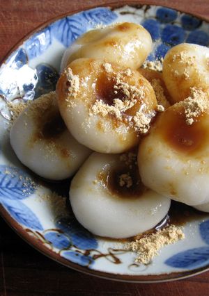 A picture of Dango Dumplings made with ‘Shiratamako’ Flour.