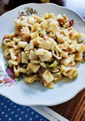 صورة لوصفة معكرونه من غير سلق ⁦❤️⁩😍😂🍝 في خطوه واحده