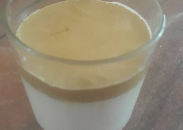 Dalgona  coffee  chilled  milk