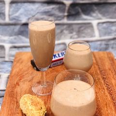 A picture of Chocolate and coconut milkshake.