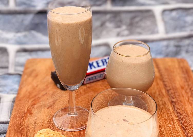 Recipe of Any-night-of-the-week Chocolate and coconut milkshake