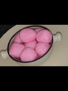 पिंक रसगुल्ले (pink rasgulle recipe in Hindi) रेसिपी मुख्य फोटो