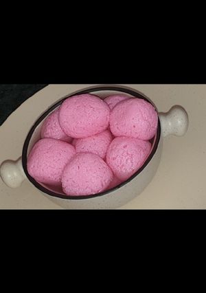 पिंक रसगुल्ले (pink rasgulle recipe in Hindi) रेसिपी मुख्य फोटो