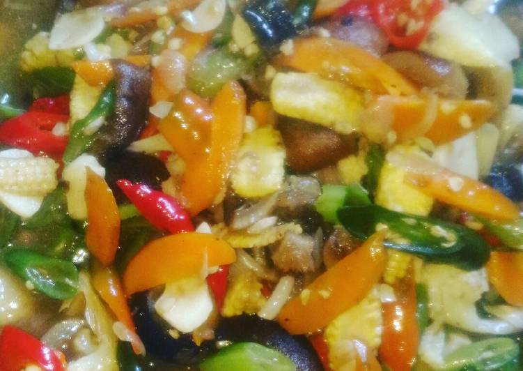 Langkah Mudah untuk Menyiapkan Tumis kikil sayuran yang Bikin Ngiler