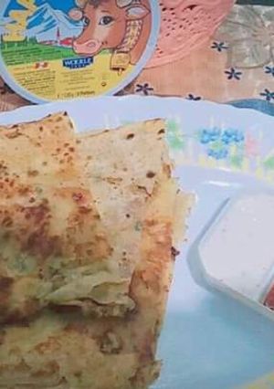 A picture of 💕cheesy allu parhata.