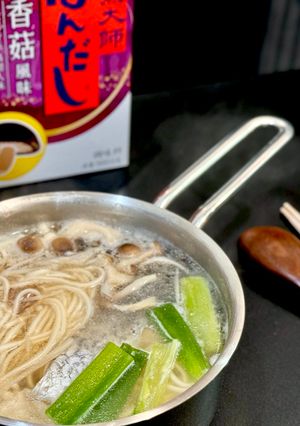 速成料理 | 鱸魚鮮菇湯麵 的食譜成品照片
