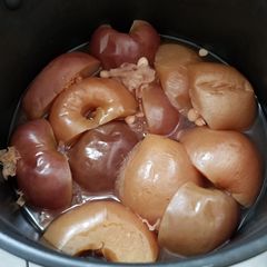 A picture of Apple and White Fungus Soup - Drinks 蘋果水.