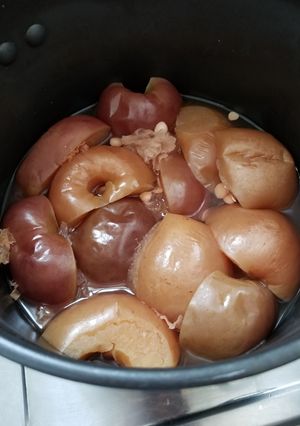 A picture of Apple and White Fungus Soup - Drinks 蘋果水.