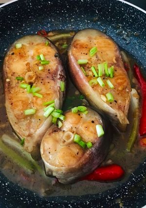 Hình của món Cá hú kho tộ.