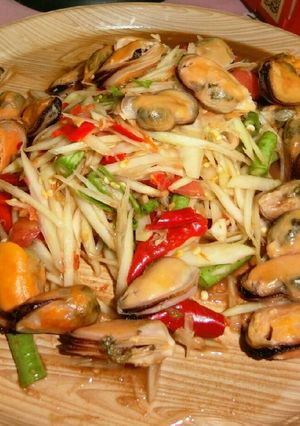 รูปของ ส้มตำปูปลาร้า ใส่หอยแมงภู่