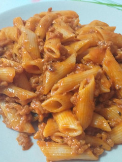 Una foto de Macarrones con salsa boloñesa italiana