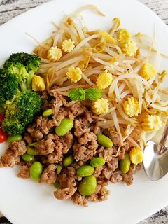 香蒜黑椒毛豆炒肉末(低醣菜) 的食譜成品照片