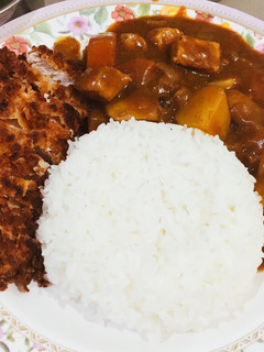รูปของ แกงกะหรี่หมูทงคัตสึ🍛
