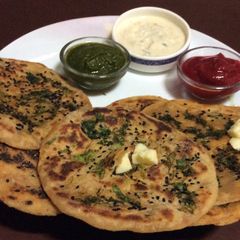 A picture of Naan.