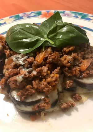 Una foto de Berenjena a la boloñesa con toque de roquefort. Fácil todo en una sartén!!!