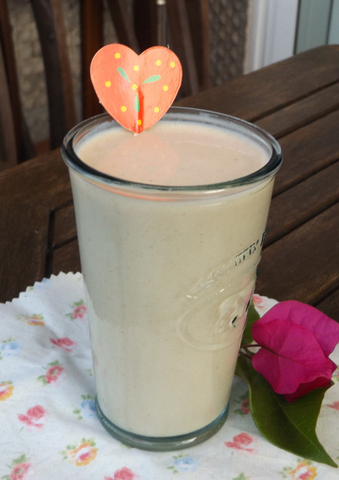 Una foto de Lassi de frutas tradicional de la India