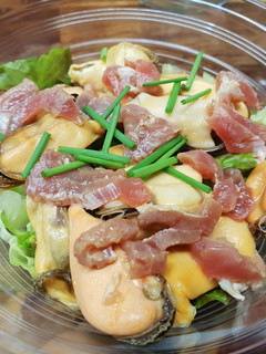 Una foto de Ensalada de mejillones y atún