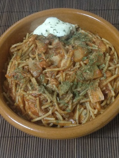 Una foto de Fideos con tomate y setas