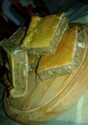 Una foto de Torta de atún clásica