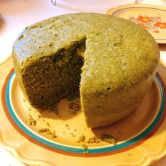 A picture of Matcha chiffon cake using rice cooker (easy).