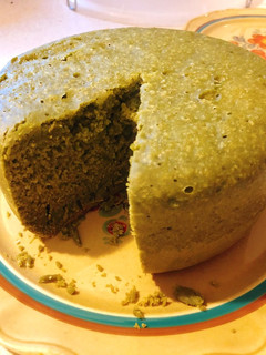 A picture of Matcha chiffon cake using rice cooker (easy).