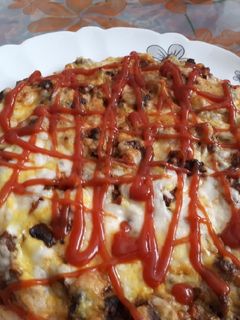 عکسی از دستور پیتزای خونگی گوشت و قارچ خاطره پز 😋