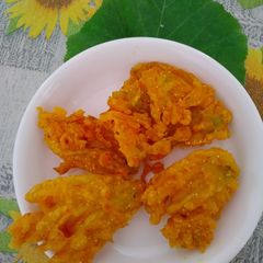Pumpkin flowers pakoda A picture of Pumpkin flowers pakoda.