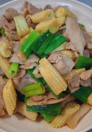 五花肉炒玉米筍 的食譜成品照片