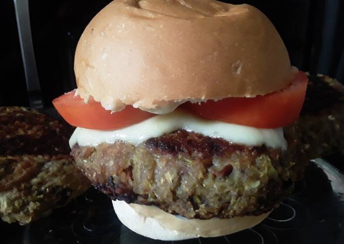 Hamburguesas🍔 De Frijol Rojo, Brócoli🥦 Y Berenjena🍆. Receta De Natalie ...