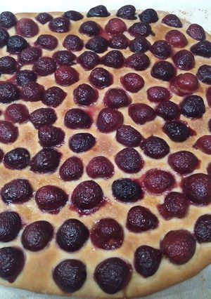 Foto principal de Torta de cerezas (coca amb cireres)