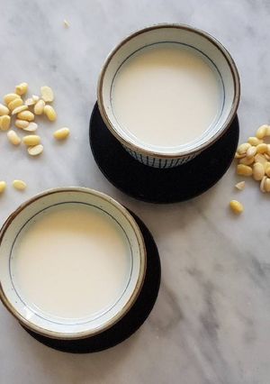 A picture of Soy Milk.