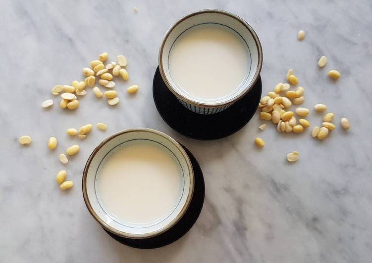 Easiest Way to Make Homemade Soy Milk