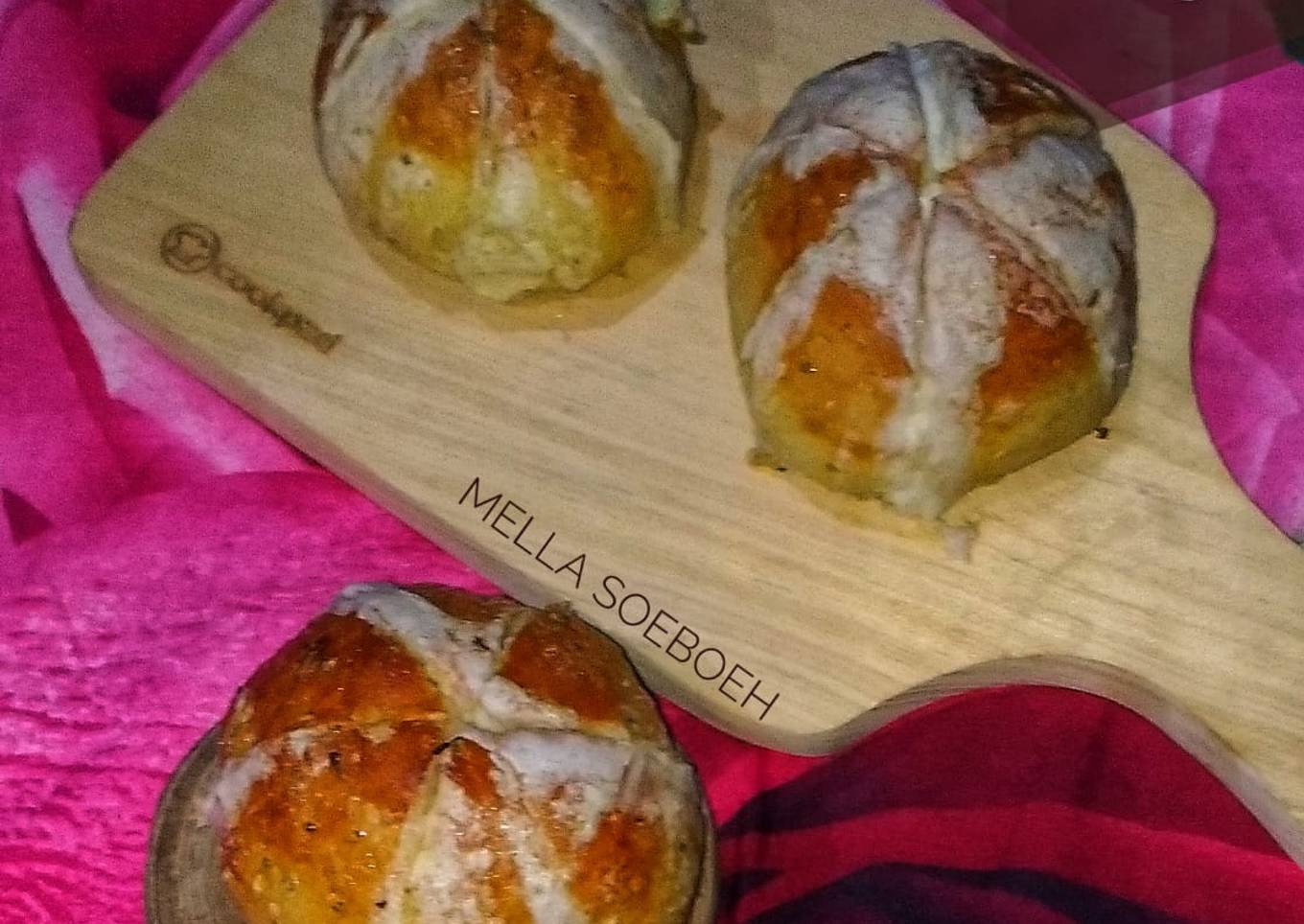 7.2. Korean Cream Cheese Garlic Bread