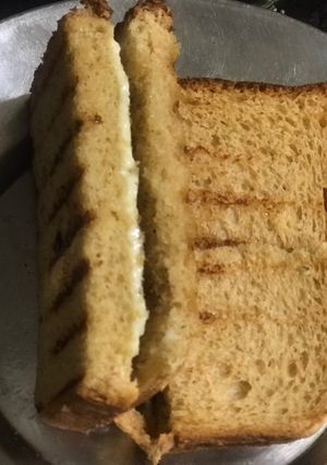 A picture of Cheese Toast Sandwich.