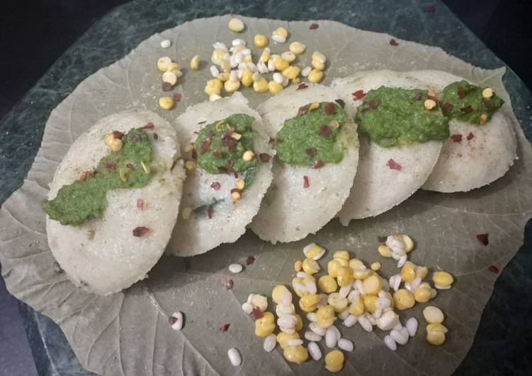 How to Prepare Any-night-of-the-week Rava idli with dahiya pudina chutney