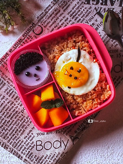 Foto resep Bento Box Simple (Nasi goreng ayam, telur ceplok)