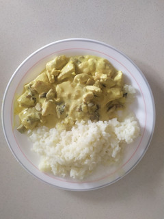 Una foto de Pechuga de pavo con salsa de curry