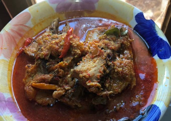 Wajib coba! Bagaimana cara memasak Ikan tengiri masak kuah pedes asem manis dijamin sesuai selera
