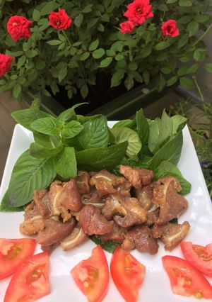 Hình của món Sụn heo kho tiêu.