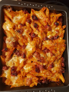 Una foto de Macarrones gratinados con chorizo y mozzarella
